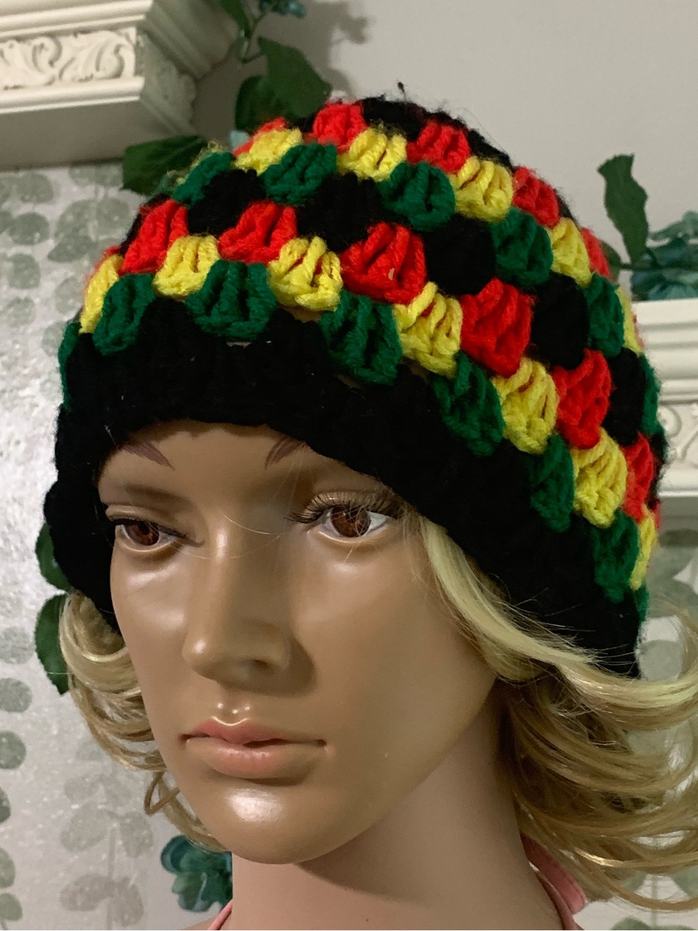 💎 Handmade Rastafarian Crocheted Beanie Hat - Black with Red, Yellow & Green